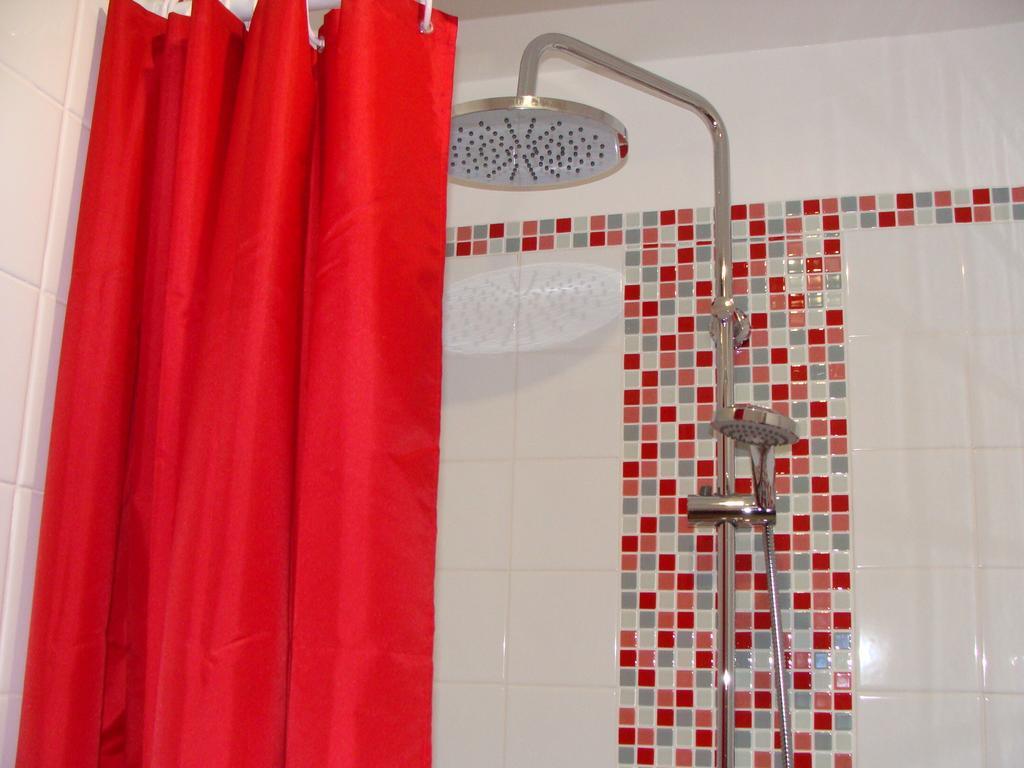 Goustranville Le Vieux Castel B&B 객실 사진