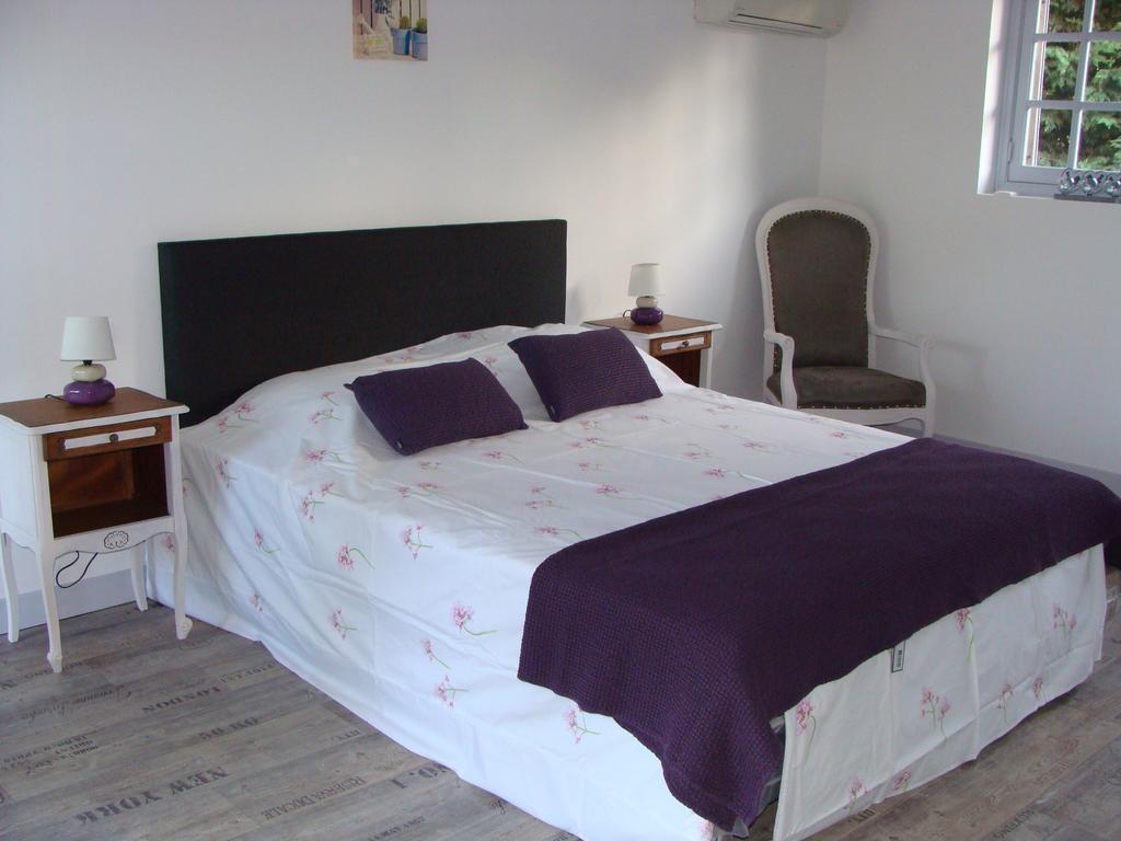 Goustranville Le Vieux Castel B&B 객실 사진