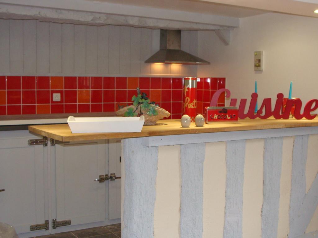 Goustranville Le Vieux Castel B&B 외부 사진