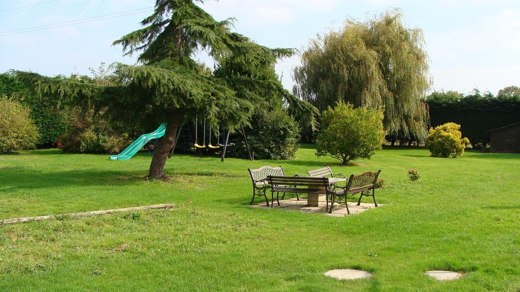 Goustranville Le Vieux Castel B&B 외부 사진