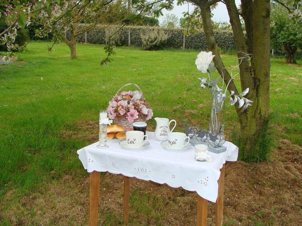 Goustranville Le Vieux Castel B&B 외부 사진