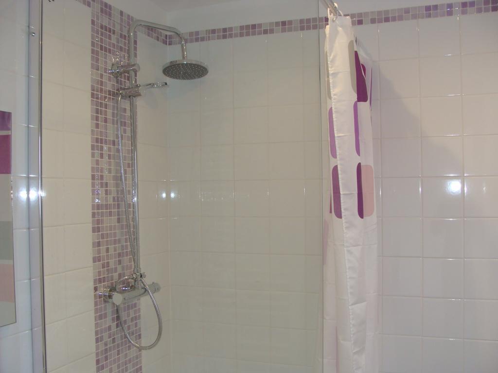 Goustranville Le Vieux Castel B&B 외부 사진